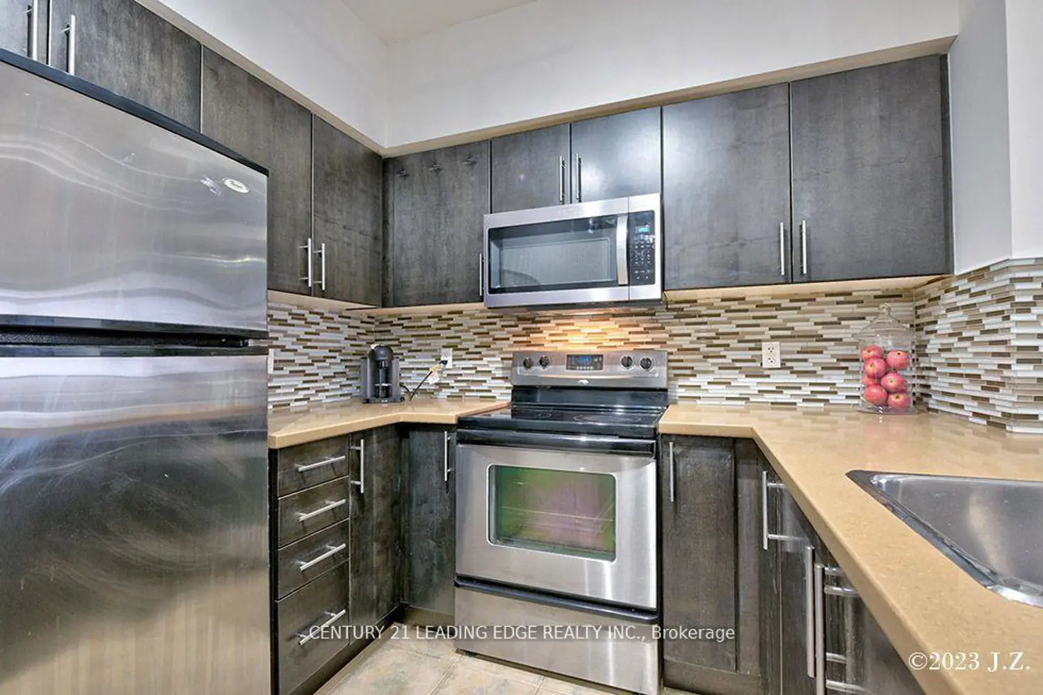9225 Jane Street 911 photo 3