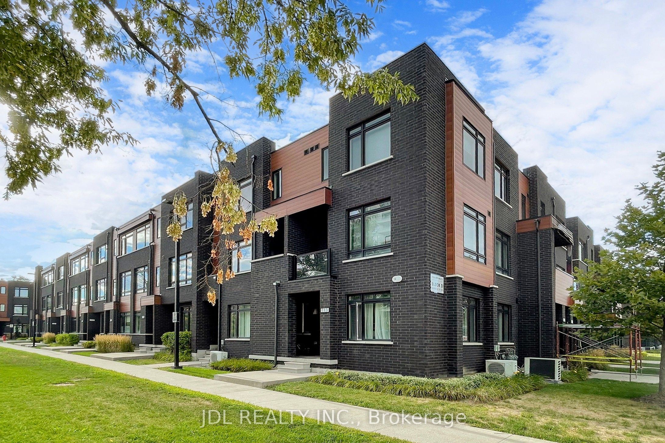 112-370 Red Maple Road, Richmond Hill, ON, L4C 5T4