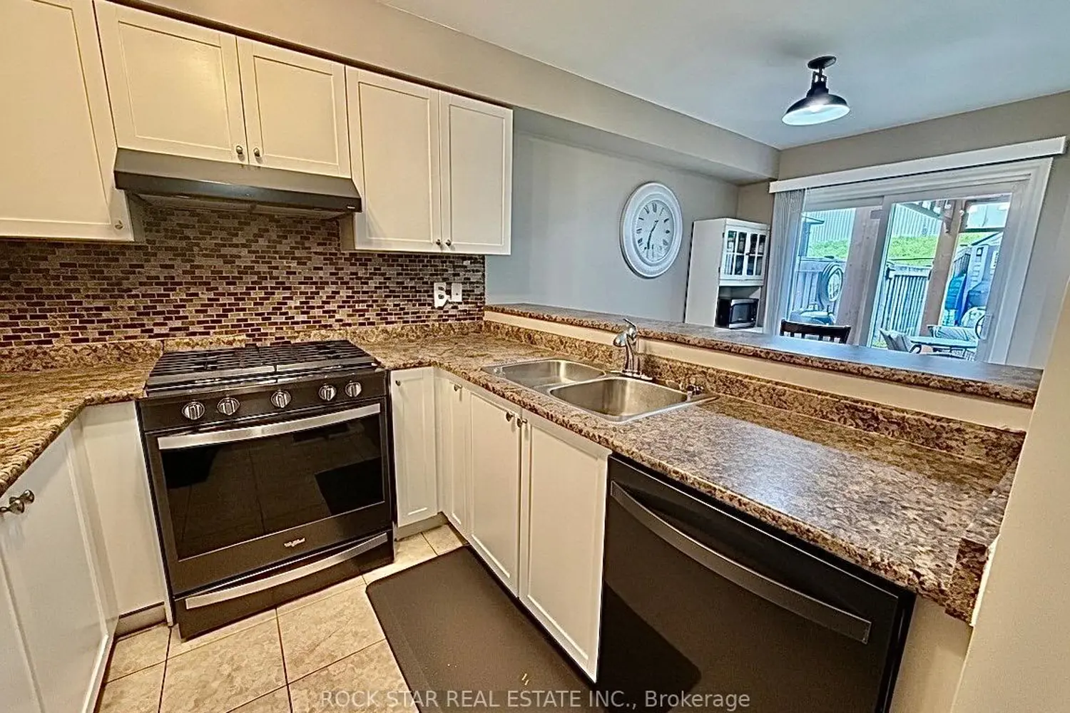 416 Orvis Crescent photo 4