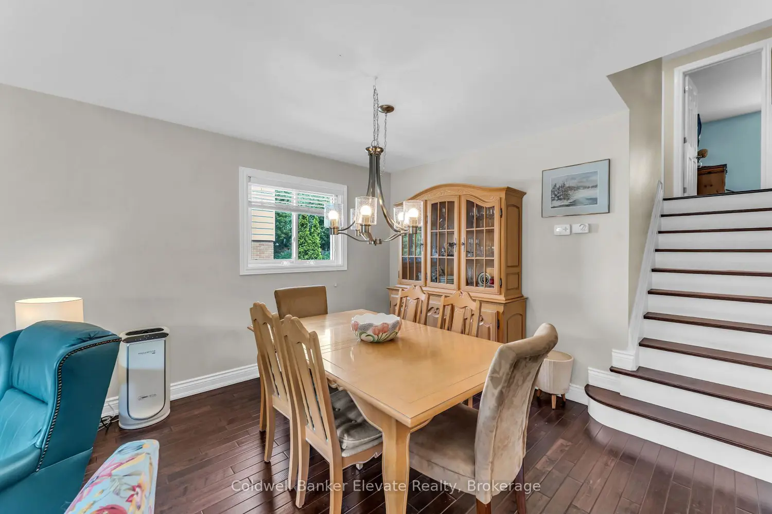 180 Rexway Drive photo 5