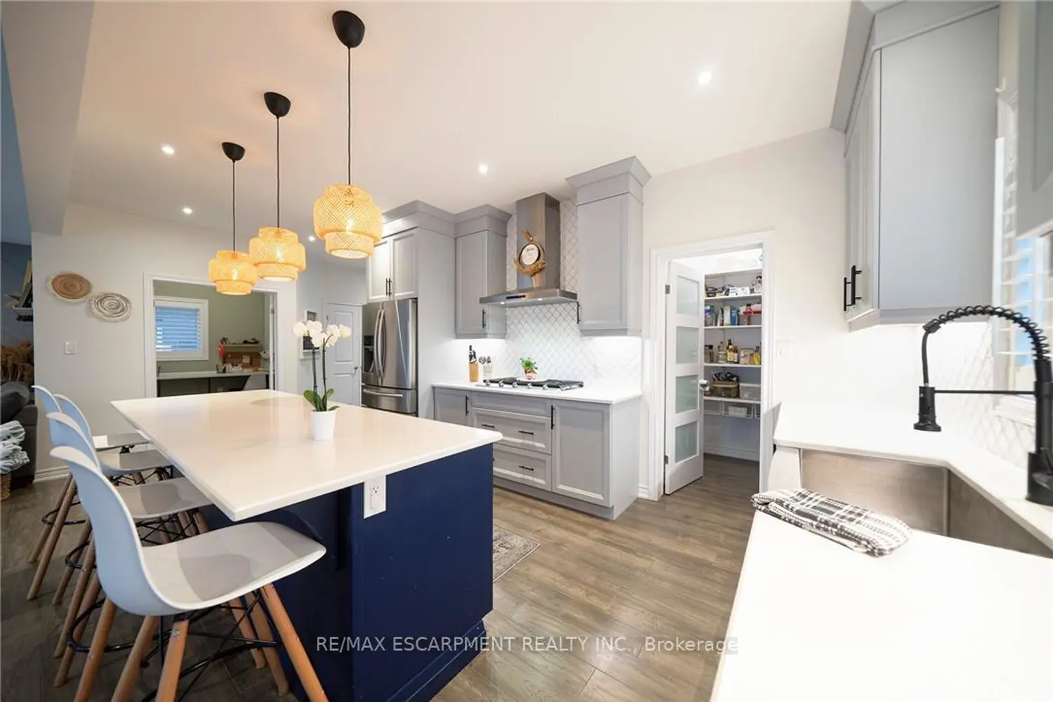 73 Eleanor Avenue photo 5