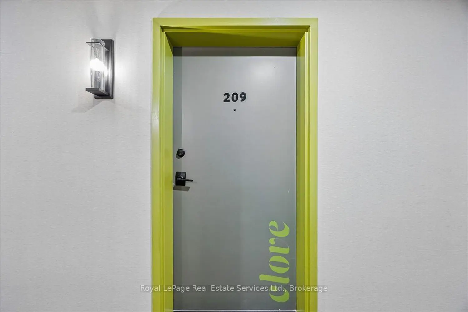 6 Spice Way 209 photo 2