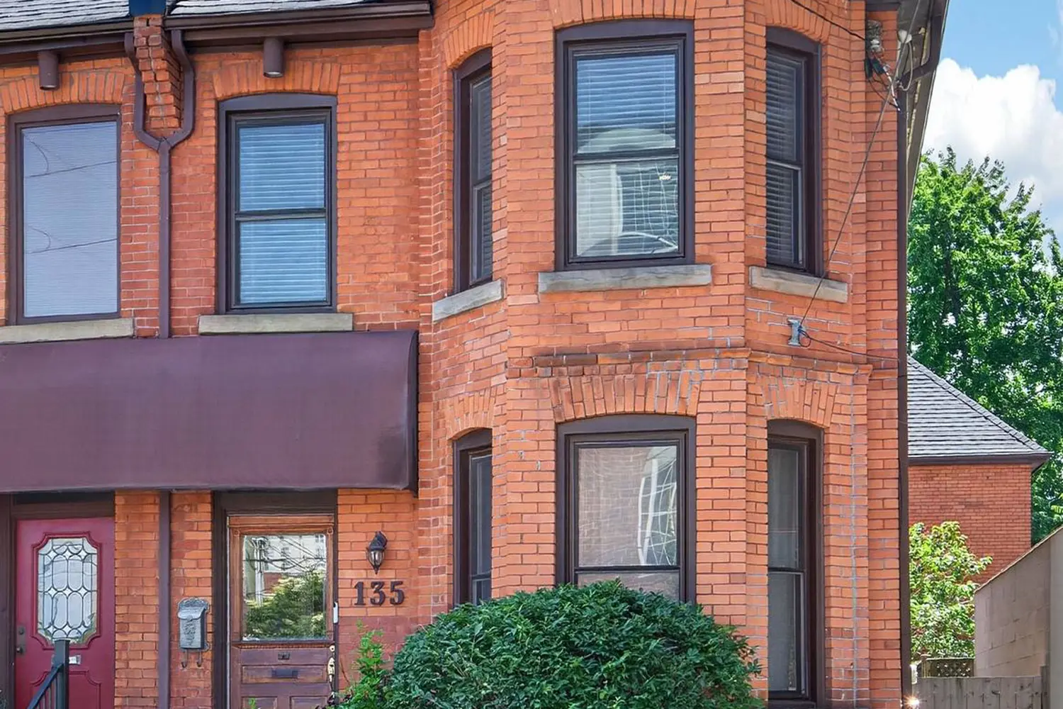 135 Catharine Street photo 2