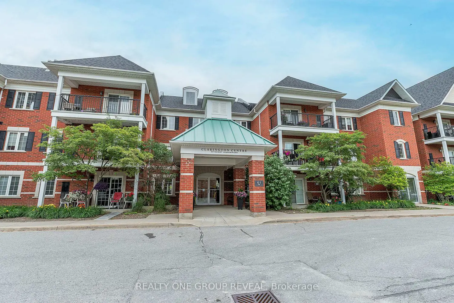 61 Clarington Boulevard 212