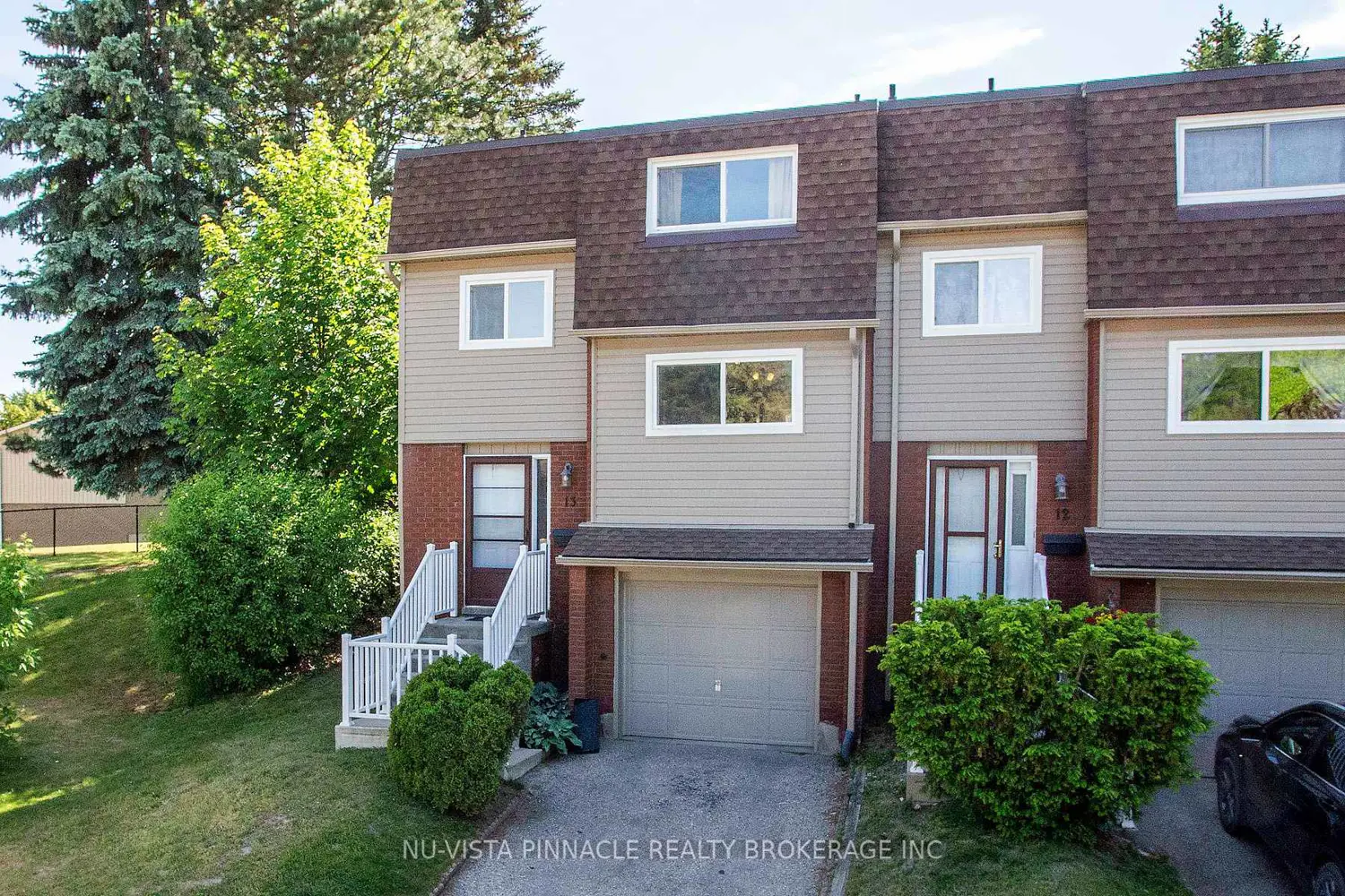 285 Bluevale Street 13