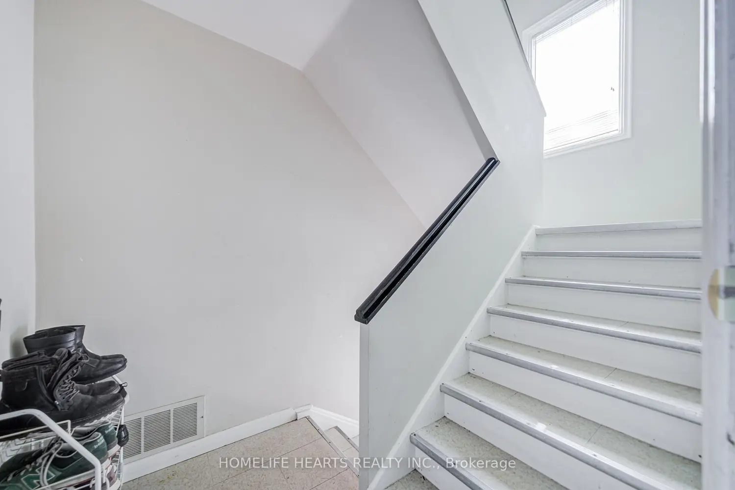 23 Broadview Avenue photo 5