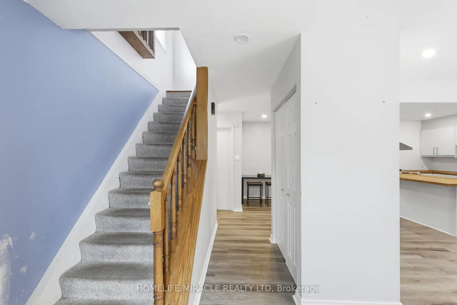 860 Trafalgar Street photo 4