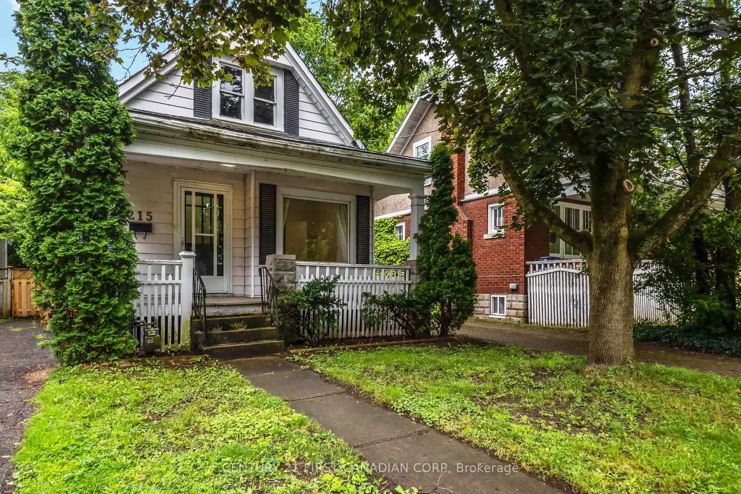 215 Bernard Avenue photo 2