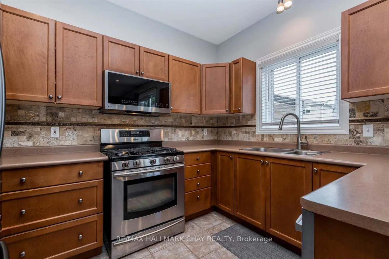 85 Miller Drive photo 4