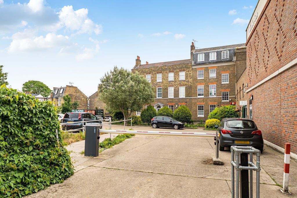 Land for saleStoke Newington Church Street, London N16