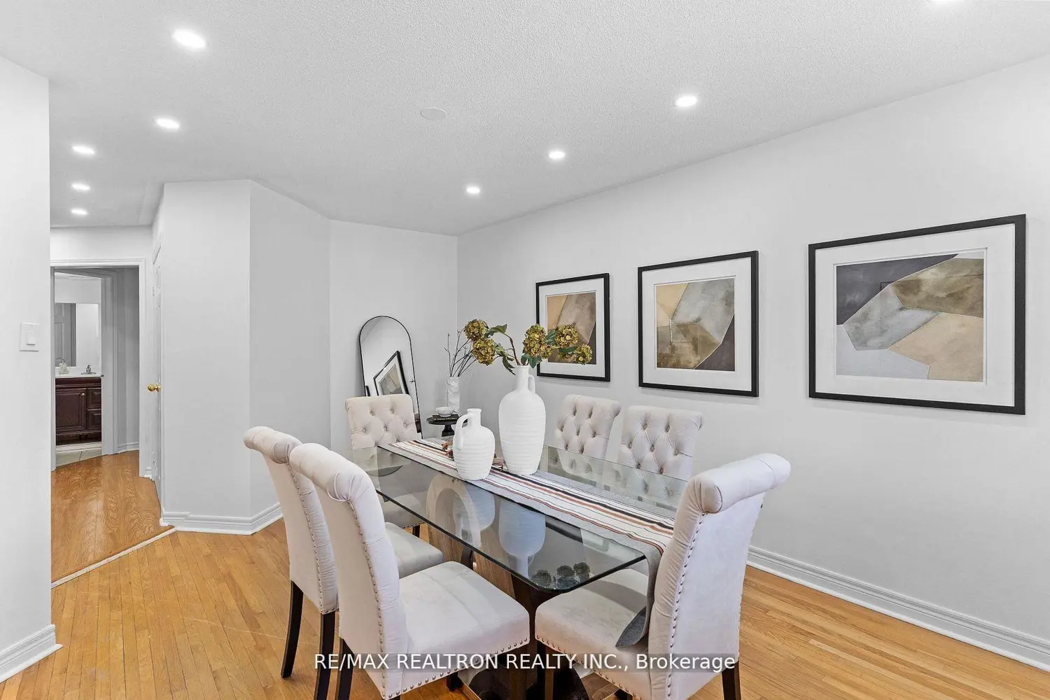 13 Freeston Crescent photo 2