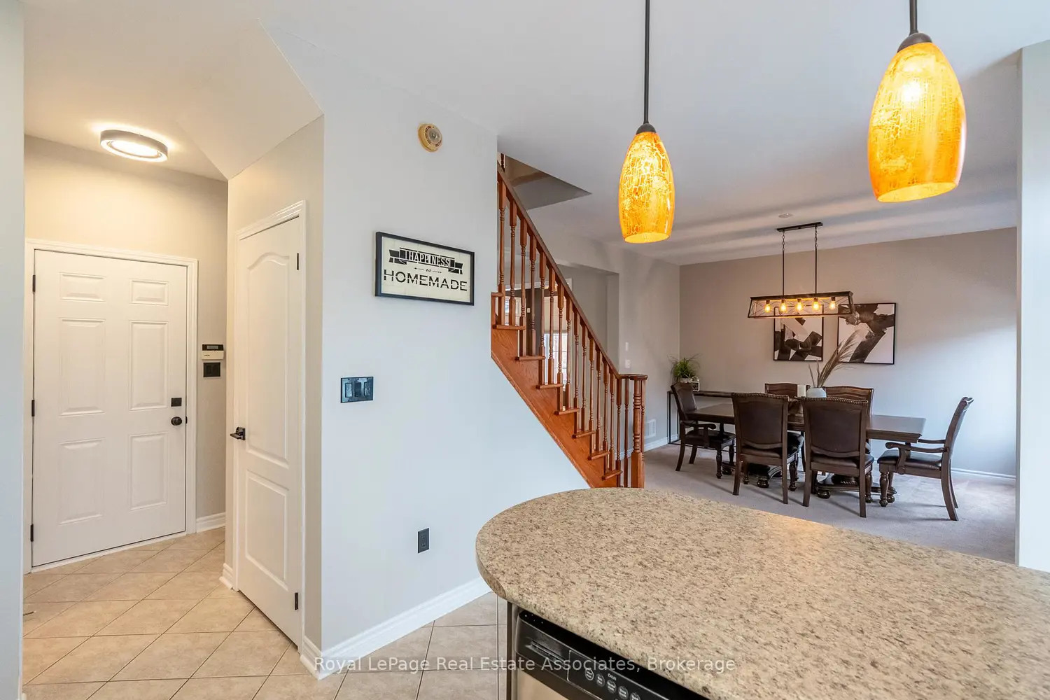 46 Dehaviland Crescent photo 5