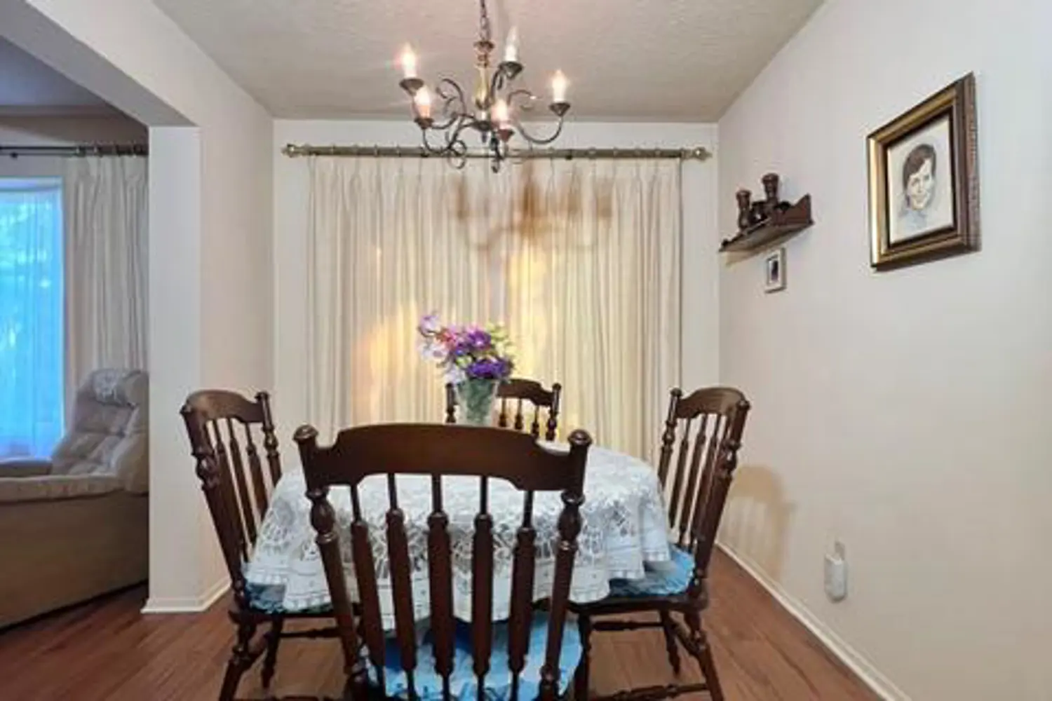 4156 Wheelwright Crescent photo 5
