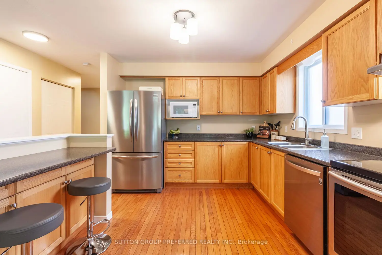 907 Blacksmith Street photo 4