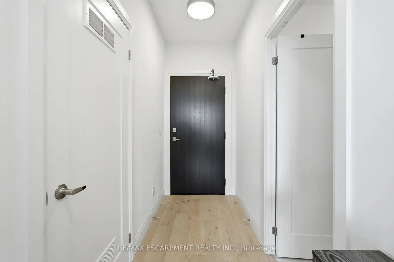 500 Brock Avenue 909 photo 2