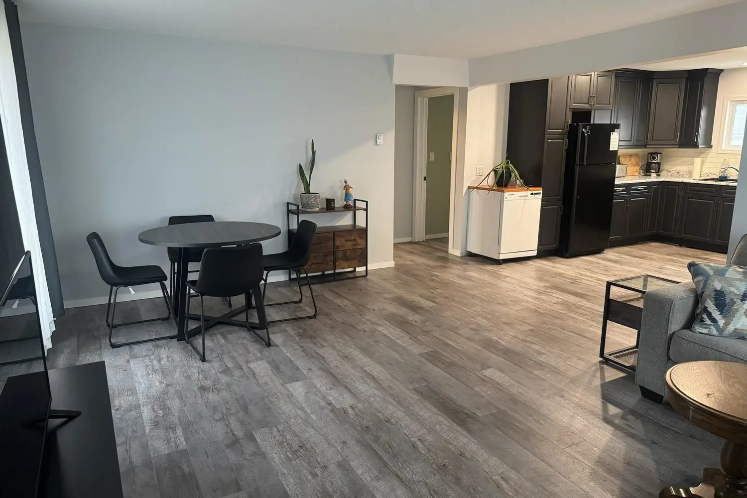 1018 Cornwall Avenue North photo 4