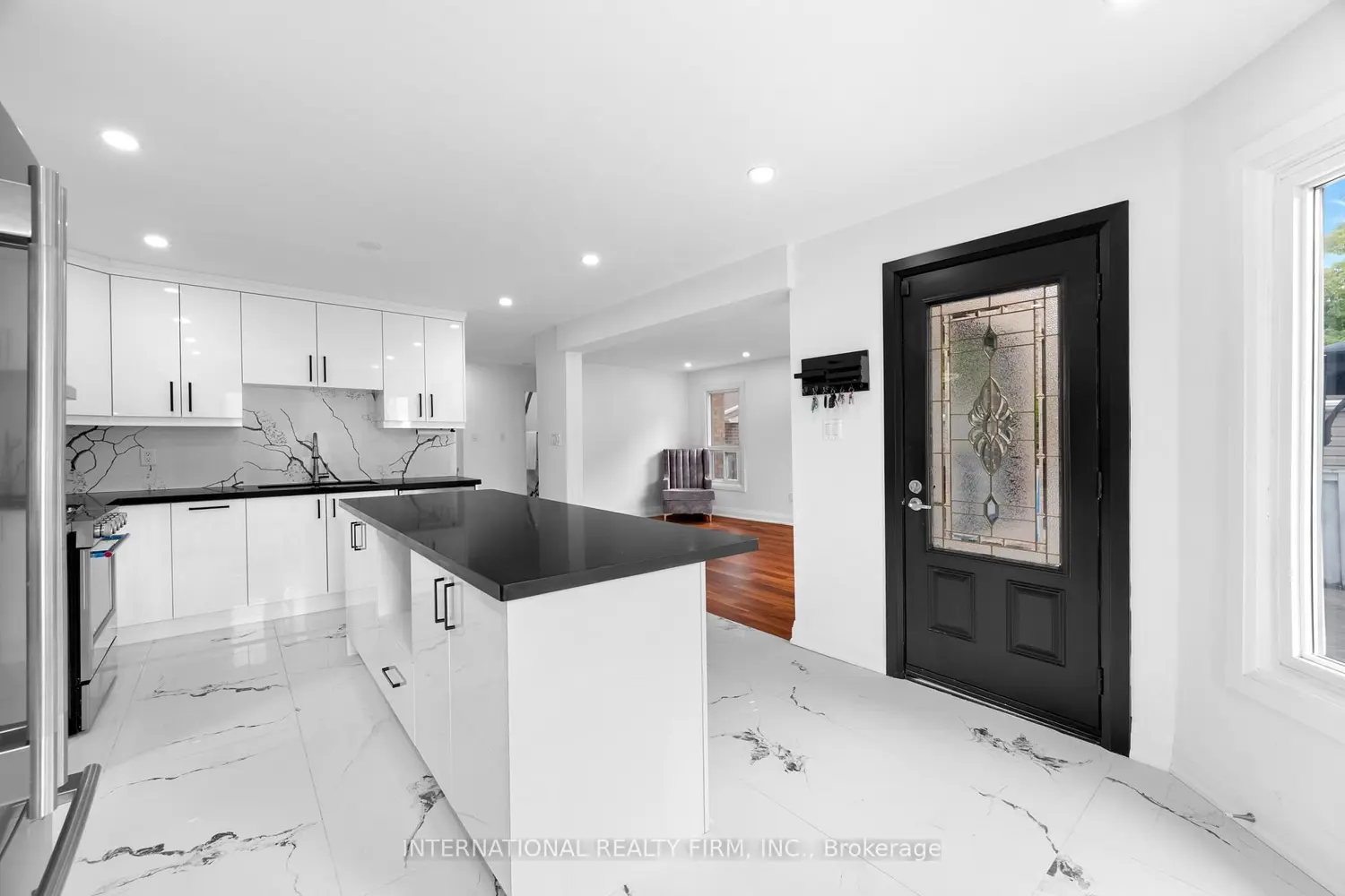 60 Major William Sharpe Drive photo 4