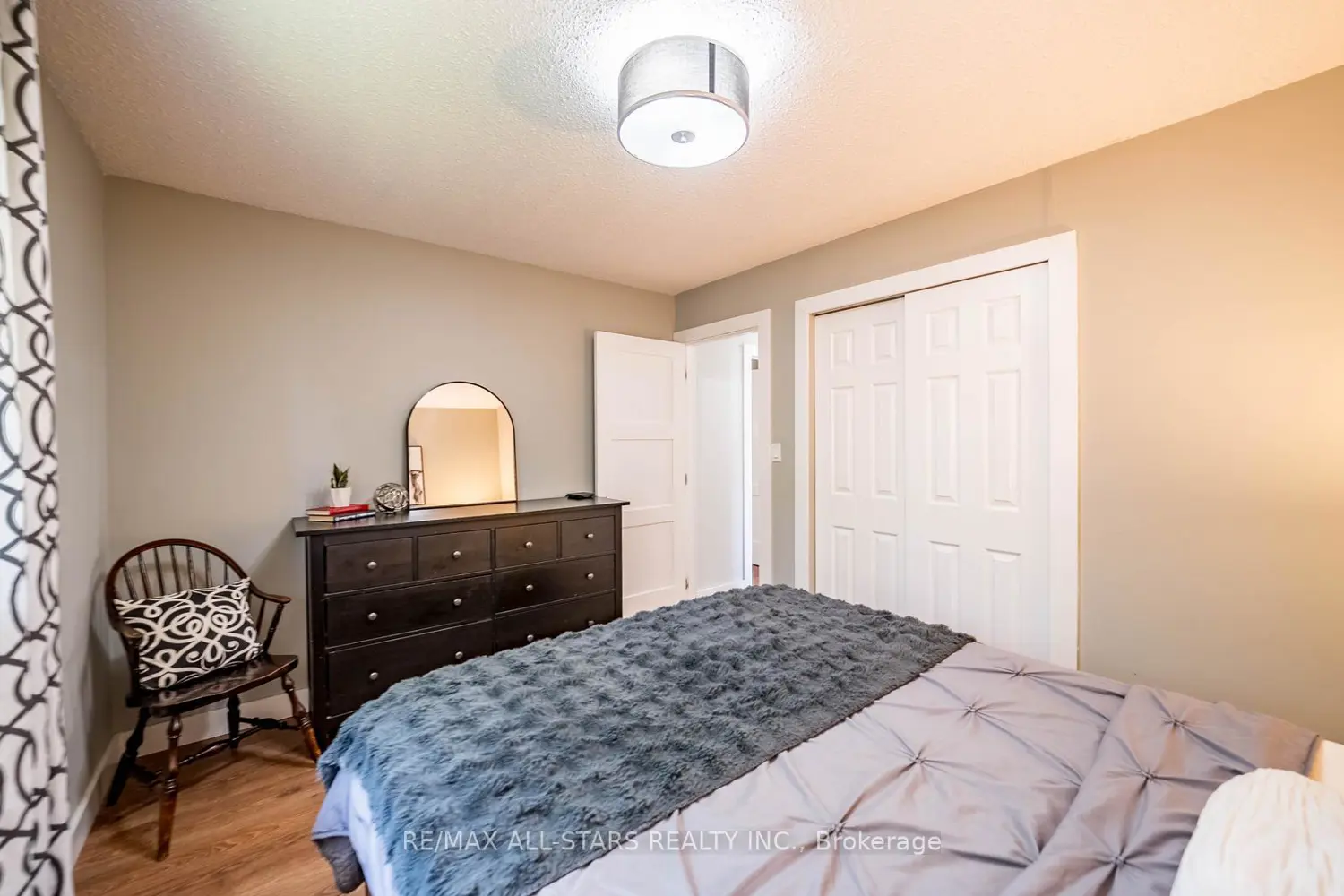 77 Dorman Drive photo 4