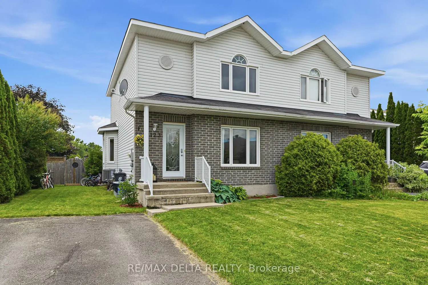 123 Panorama Avenue photo 2