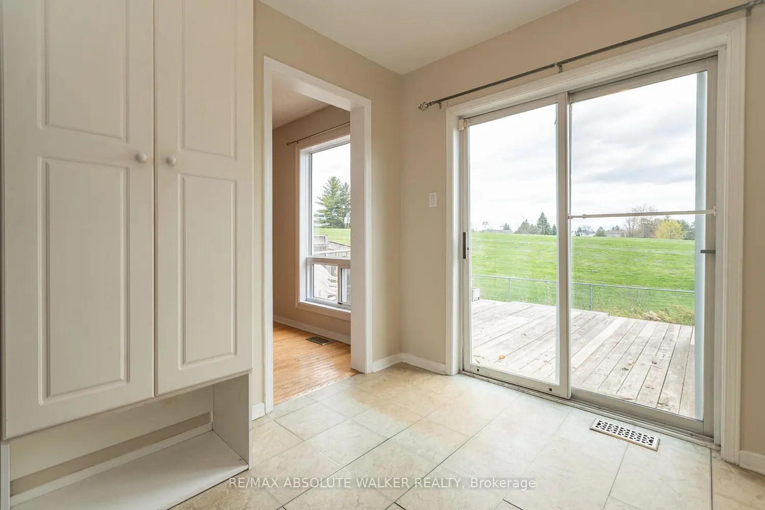 1411 Caravel Crescent photo 5