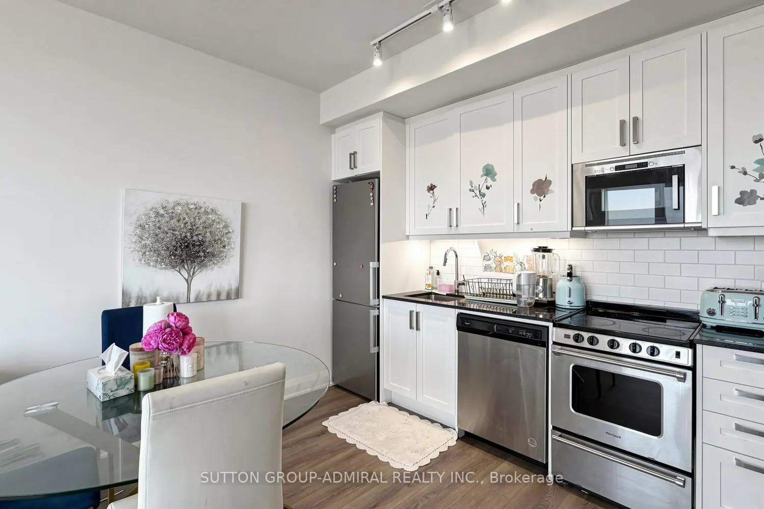 20 Gatineau Drive 1708E photo 4