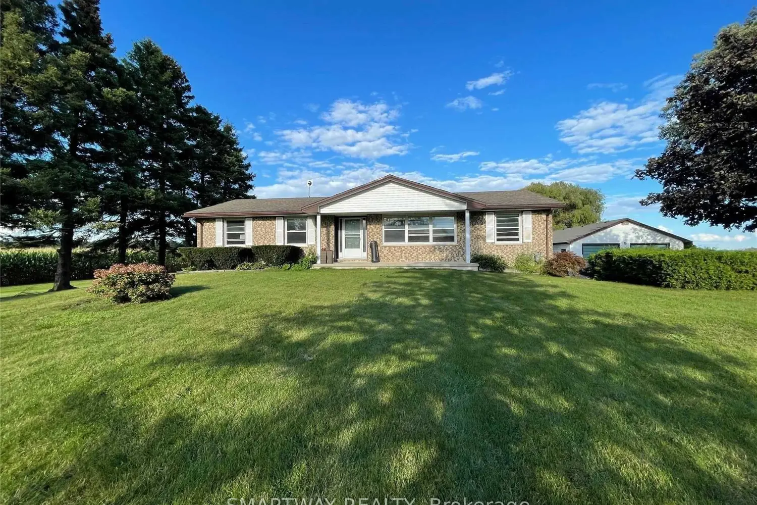 21436 Highbury Avenue photo 4