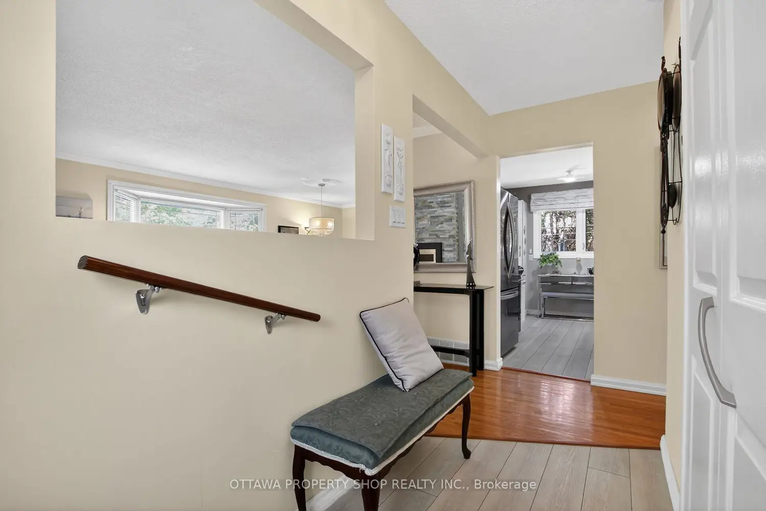 49 Country Lane photo 3
