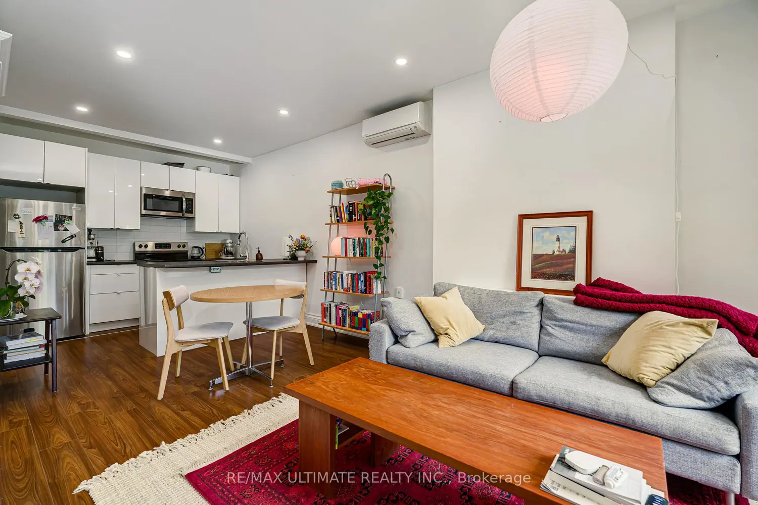 56 Wright Avenue photo 3
