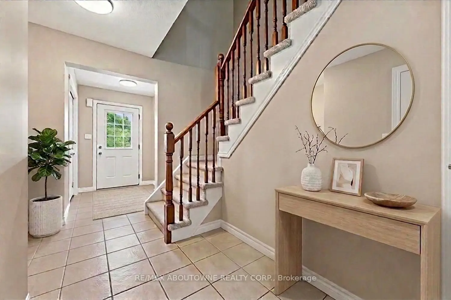 488 Colt Street photo 5