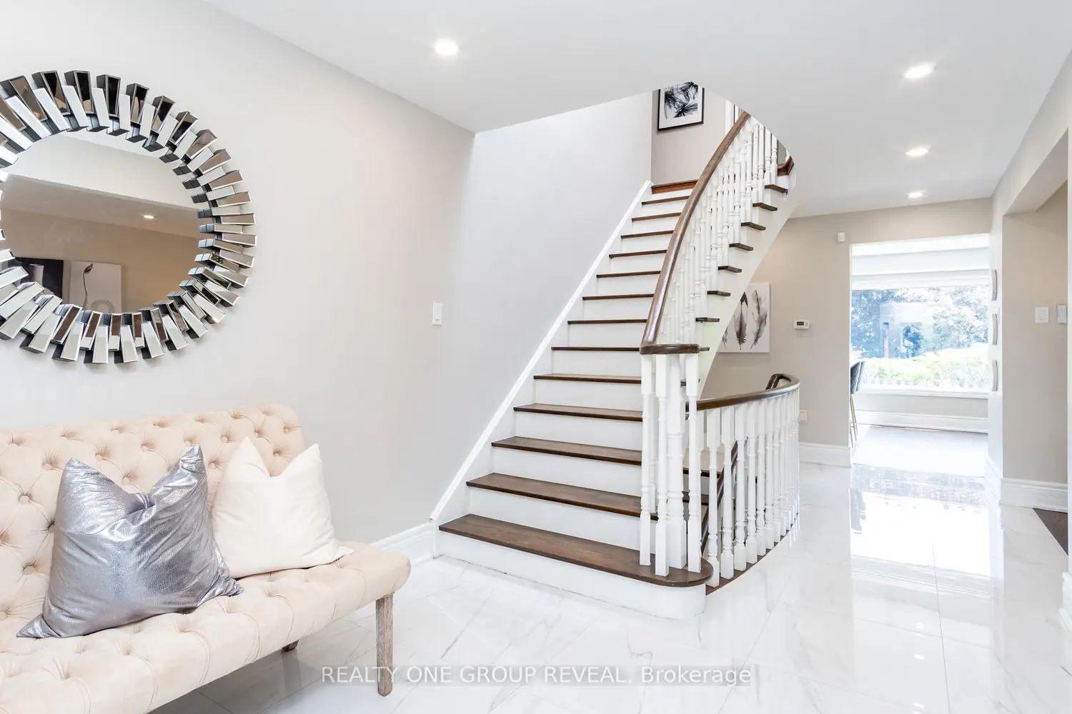 124 Bathgate Drive photo 4