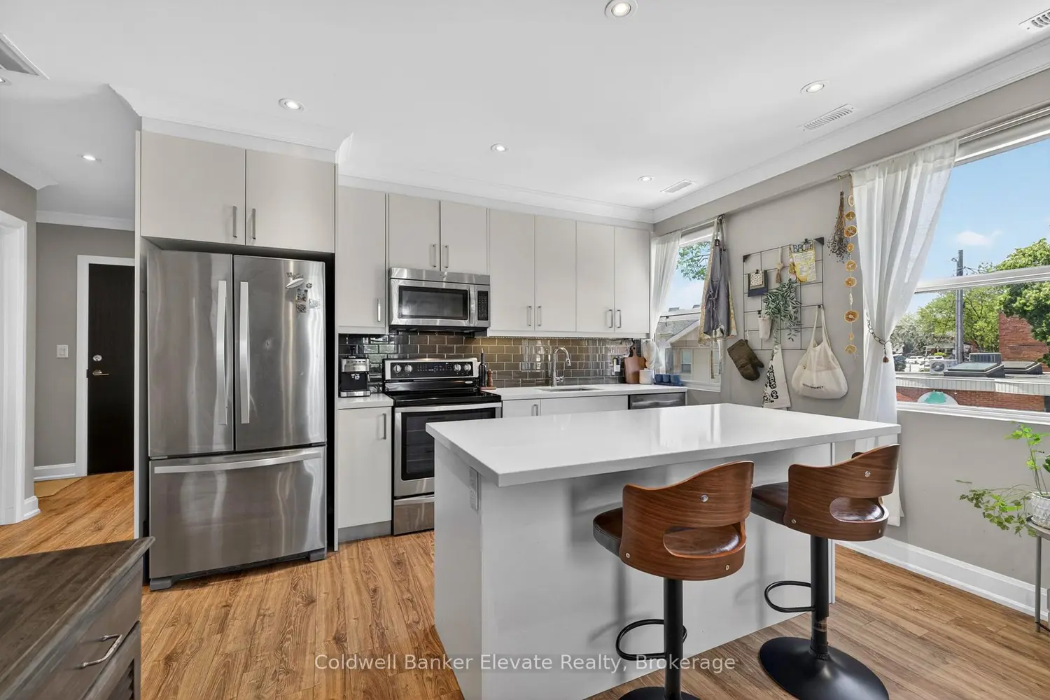 2 King Street 205