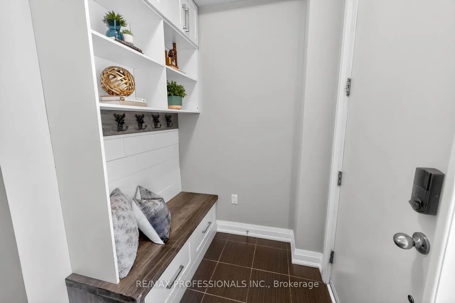 154 Countryman Road photo 3