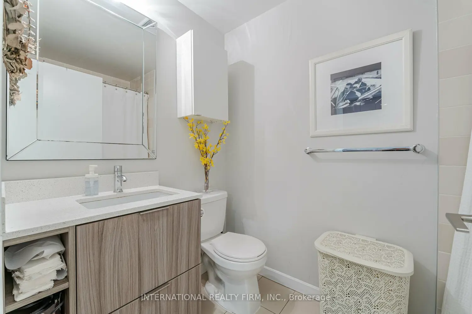 52 Forest Manor Road 303 photo 5