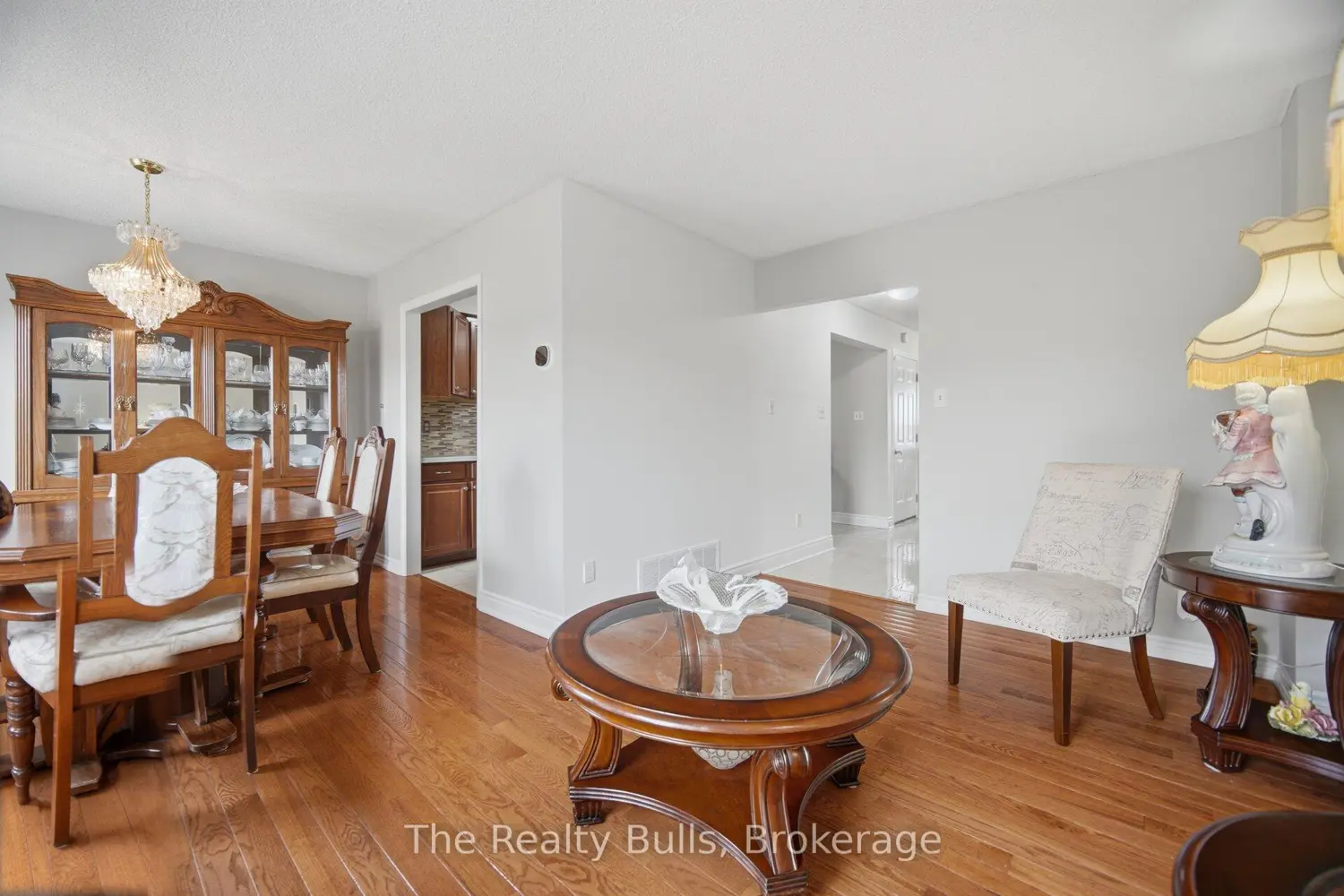 38 Thorntree Crescent photo 4