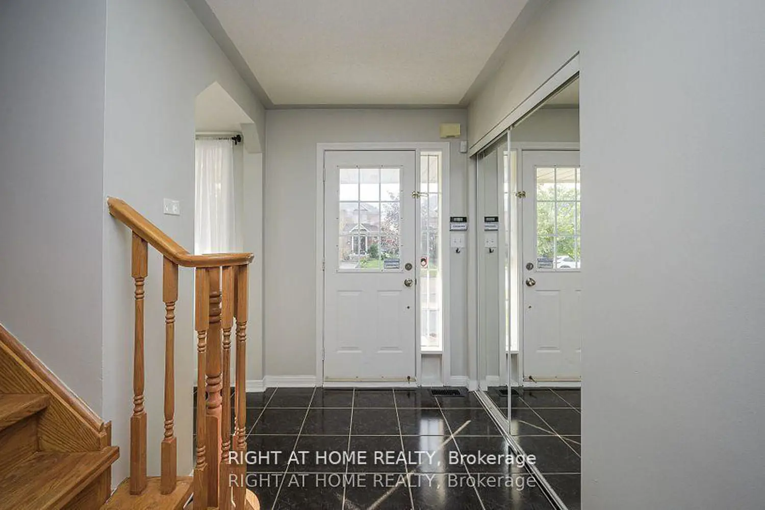 1724 Samuelson Circle photo 2