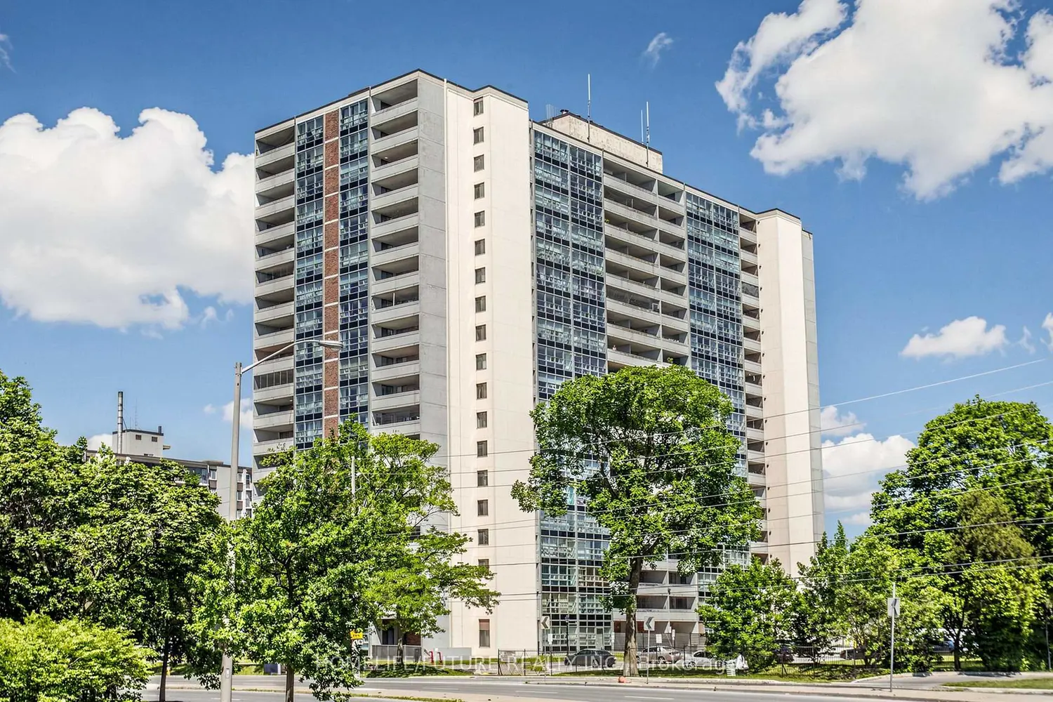 3380 Eglinton Avenue 709