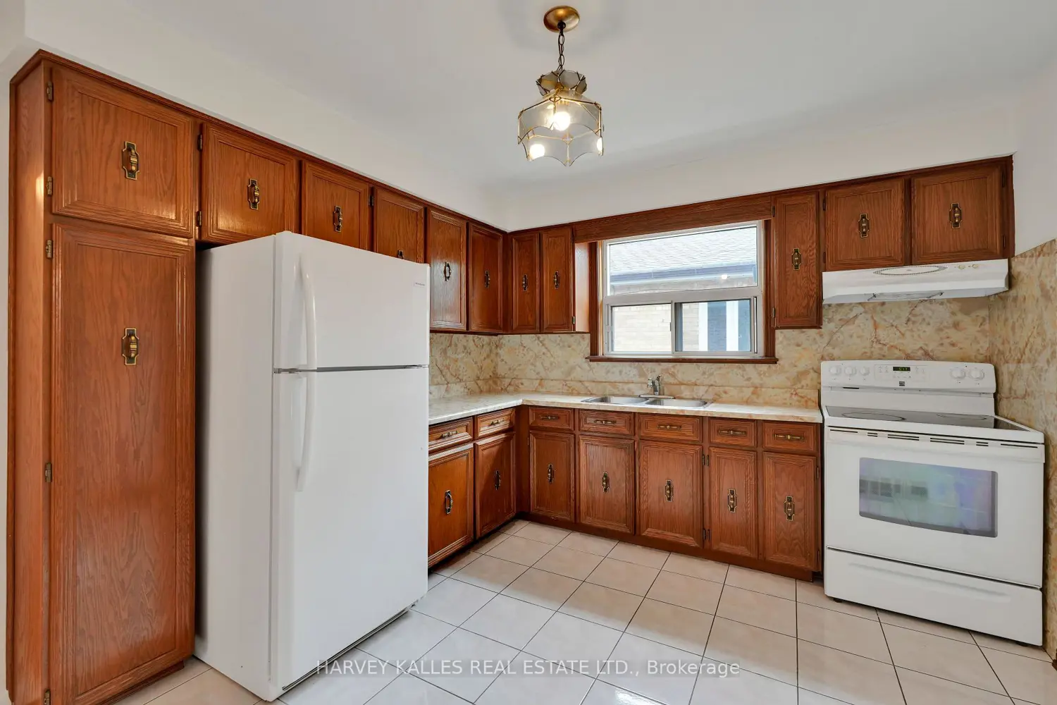 61 Abitibi Avenue photo 4