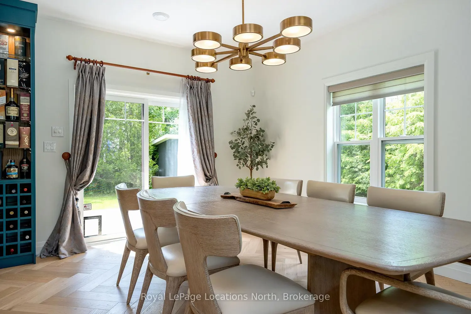 4 Woodview Drive photo 2