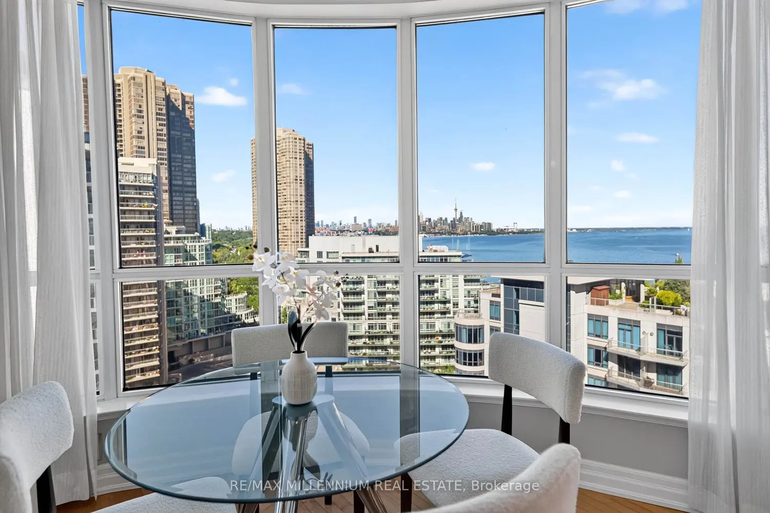 2087 Lake Shore Boulevard 1503 photo 2