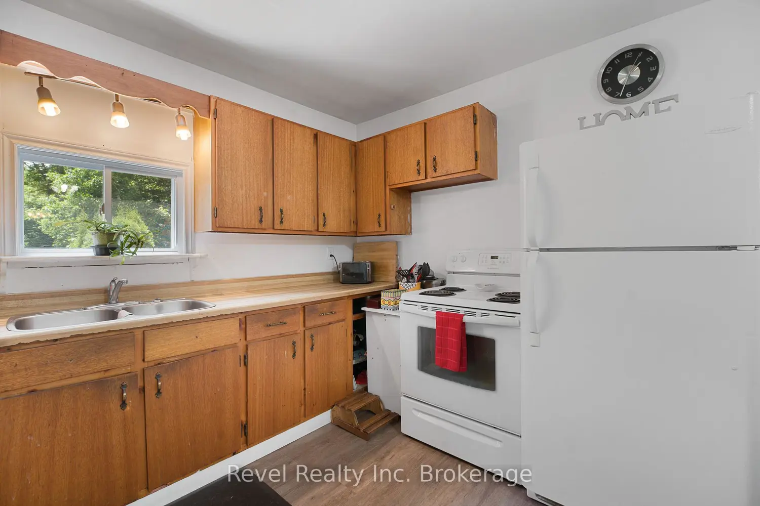 3529 Highway 534 photo 2