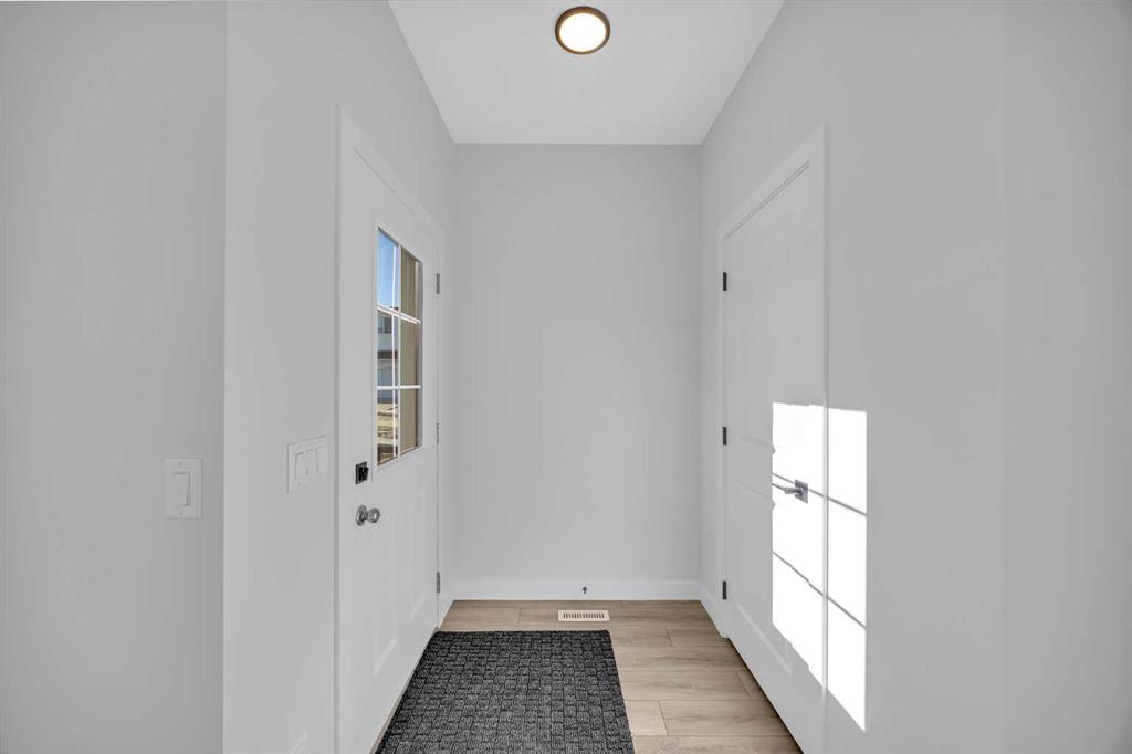 26 Versant Path SW, Calgary, AB, T2Y 0Z4 photo 4