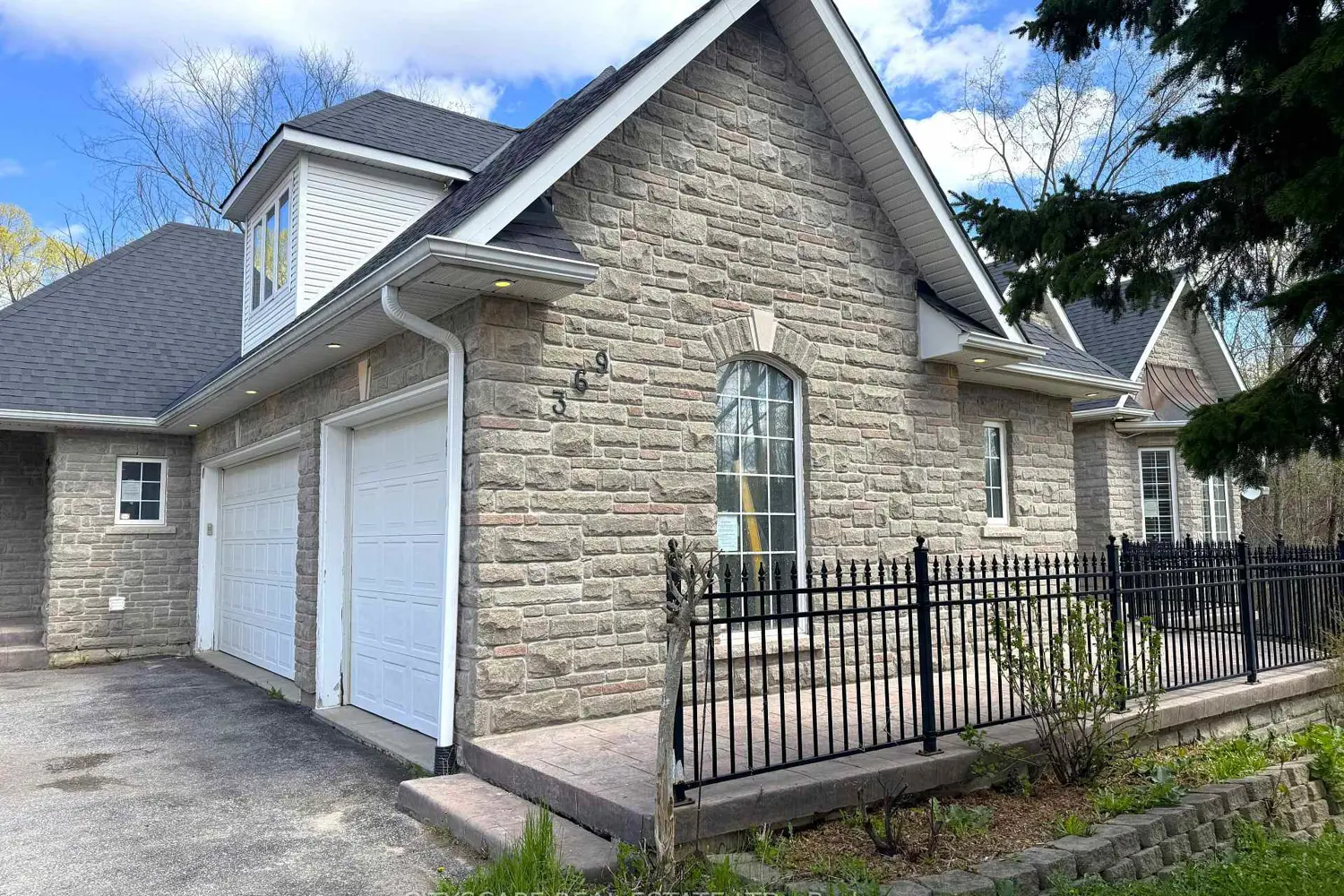 369 Coventry Hill Trail