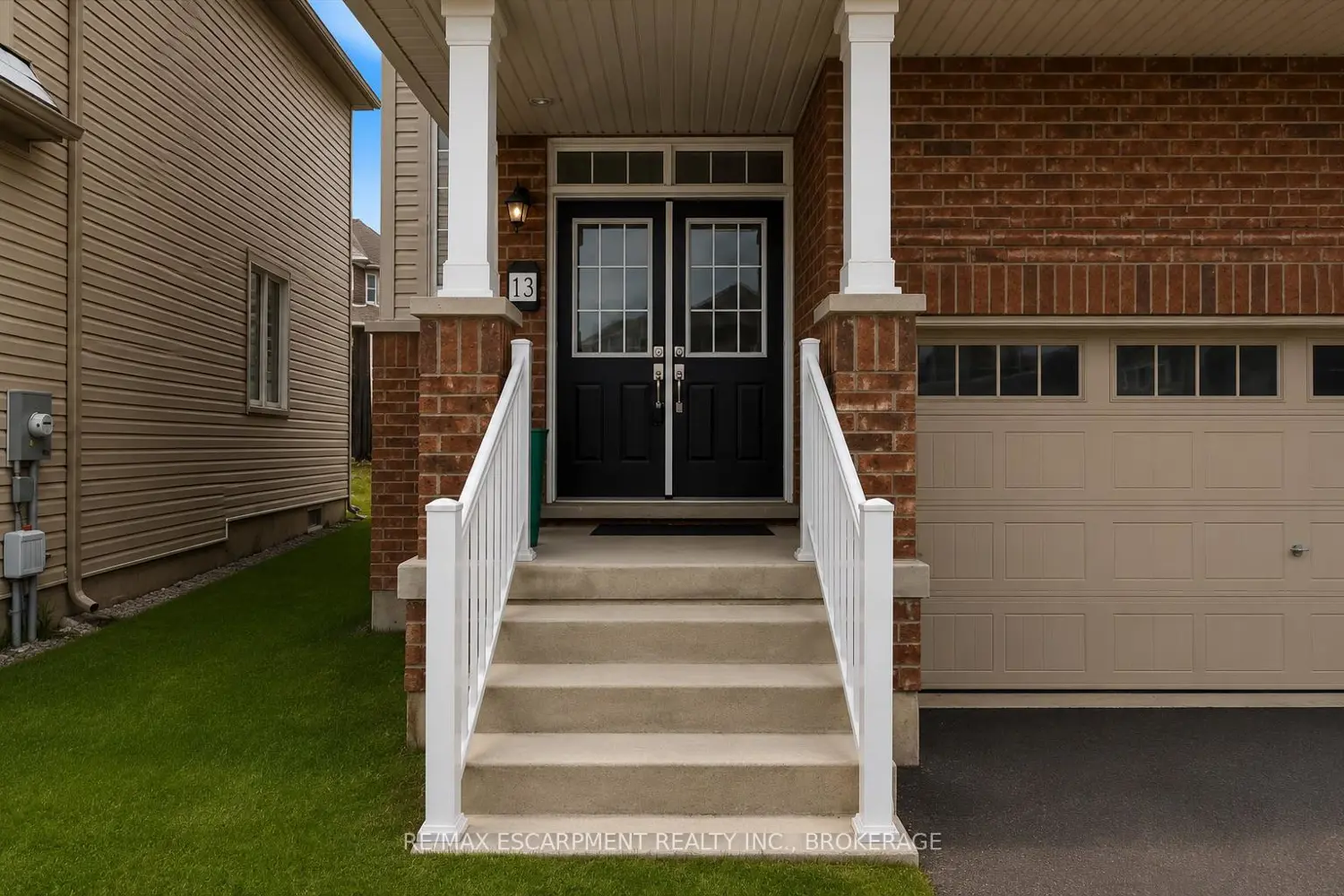 13 Steven Drive photo 3