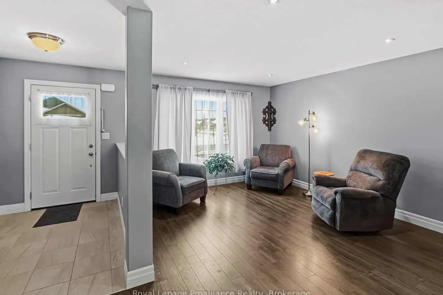 8 Tessa Boulevard photo 2
