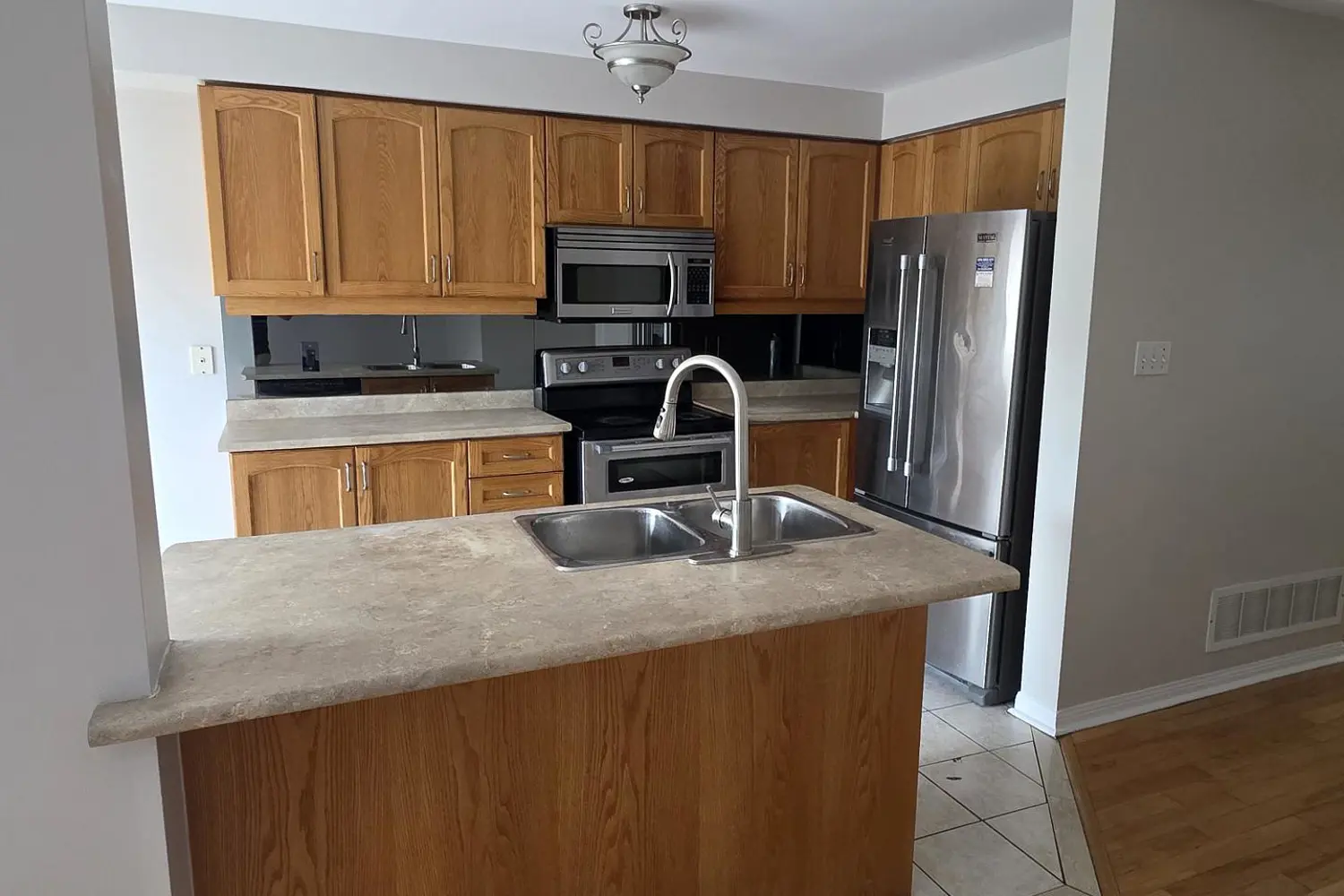 138 Tianalee Crescent photo 4