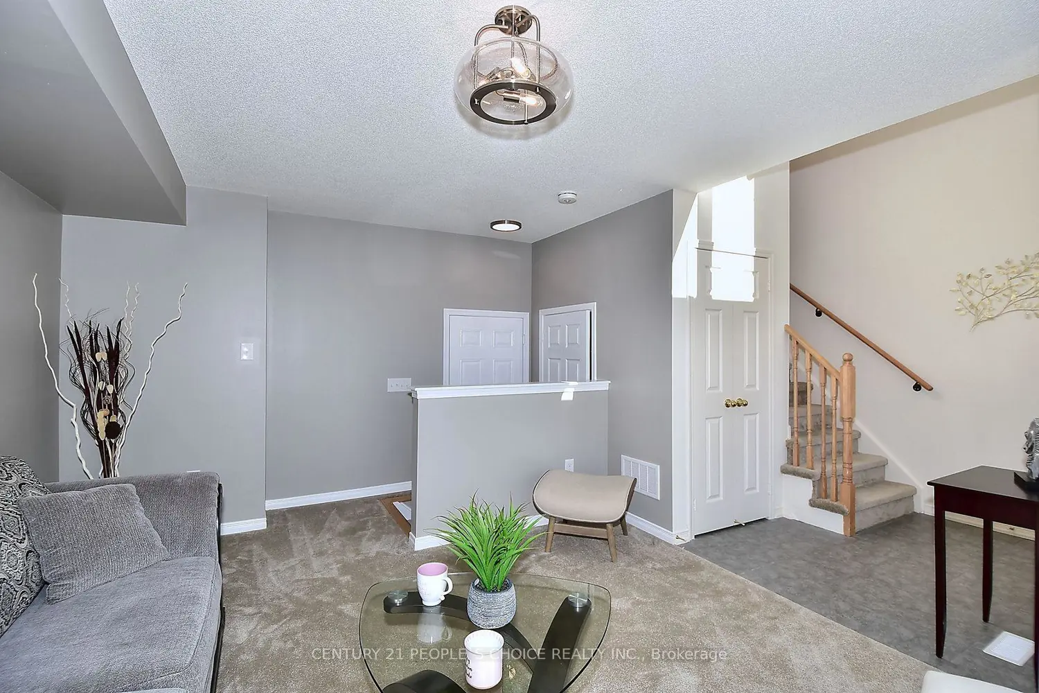 13 Devineridge Avenue photo 5