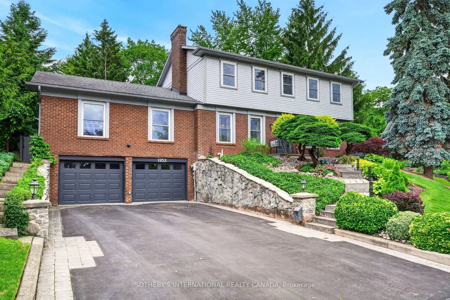 1952 Edenvale Crescent photo 2