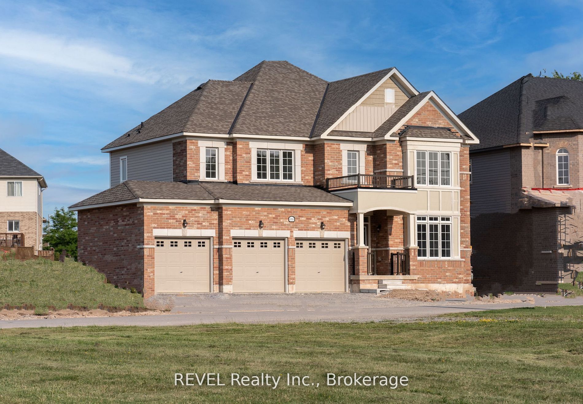 UPPER-4568 Lyons Parkway, Niagara Falls, ON, L2E 6S6