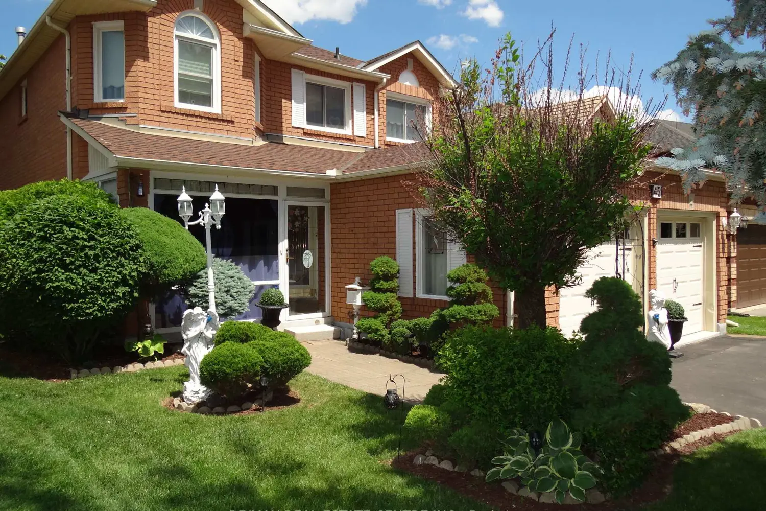 42 Davis Crescent photo 3