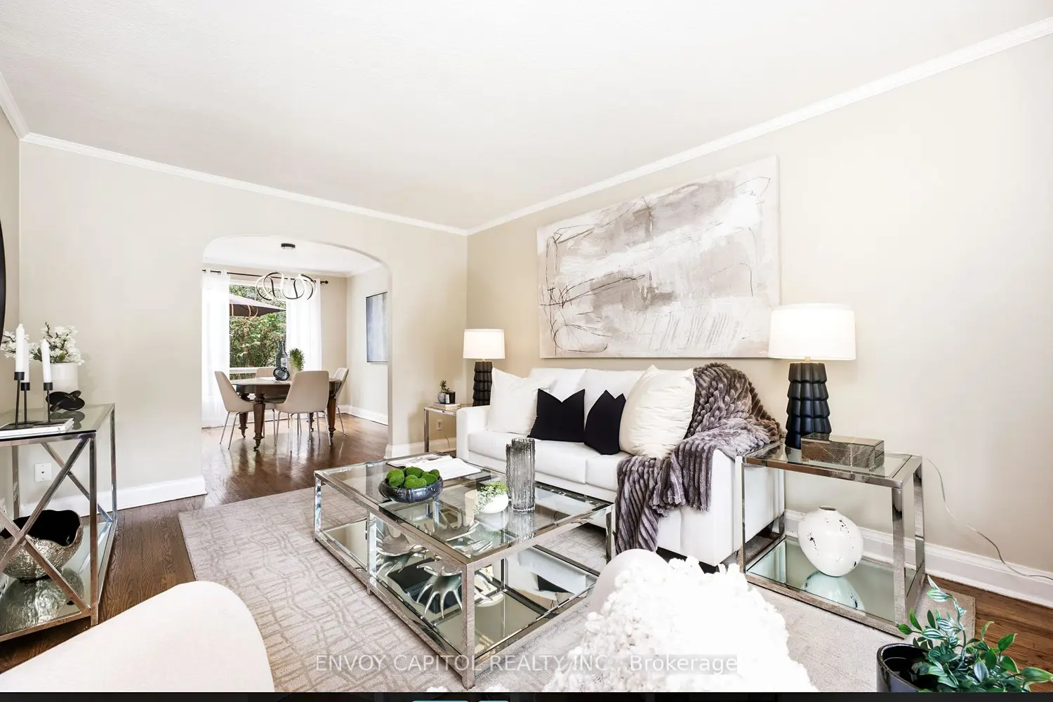 6 Thursfield Crescent photo 3